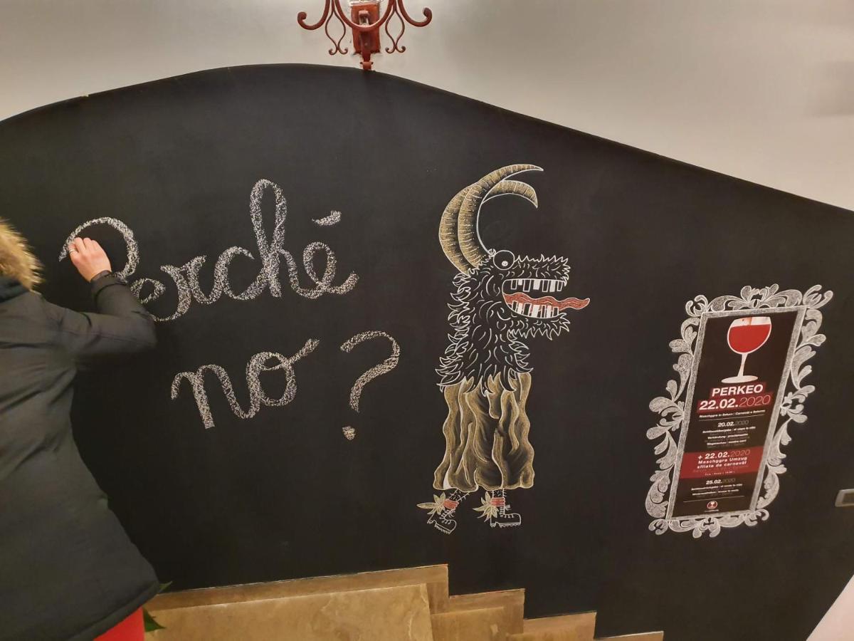 Gasthof Salurn エクステリア 写真